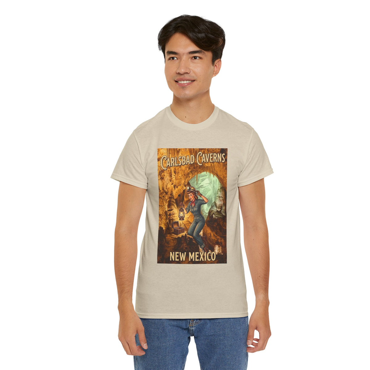 T-shirt avec affiche de grotte de Carlsbad Caverns, Nouveau-Mexique | Graphisme vintage de style pin-up de voyage