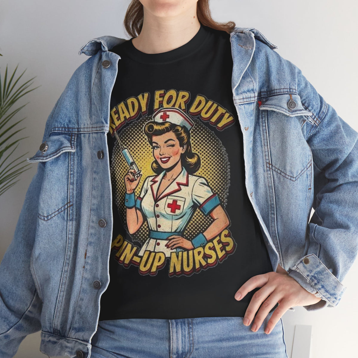 Camiseta de enfermera pin-up «Ready for Duty» | Ilustración retro de enfermera