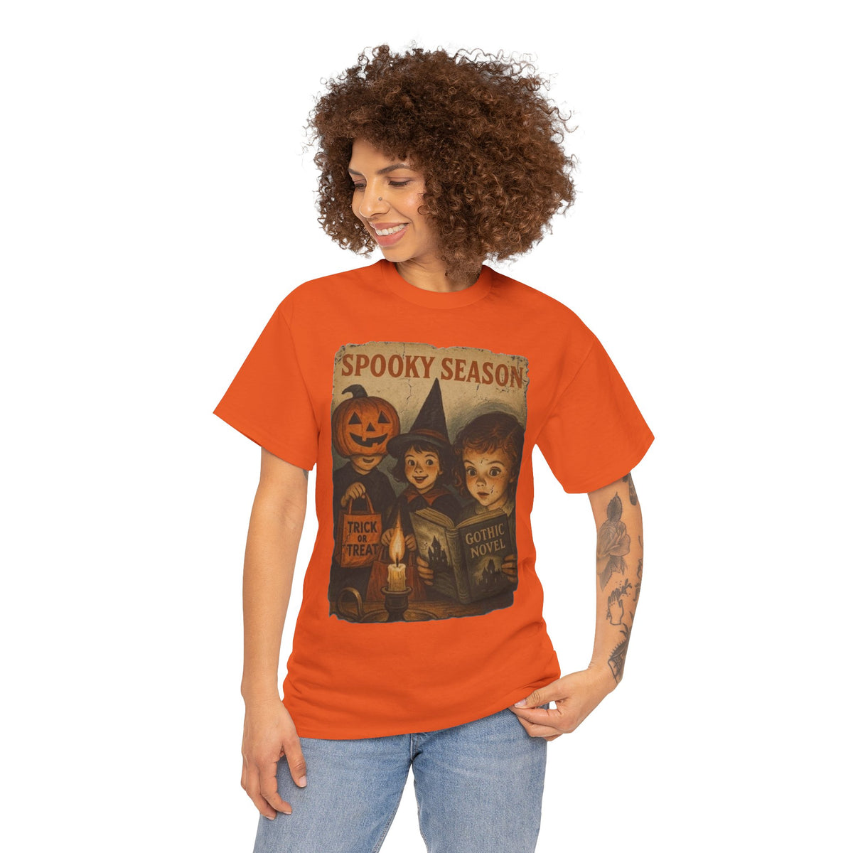 Camiseta gótica de novela de Halloween con bruja y calabaza de temporada espeluznante