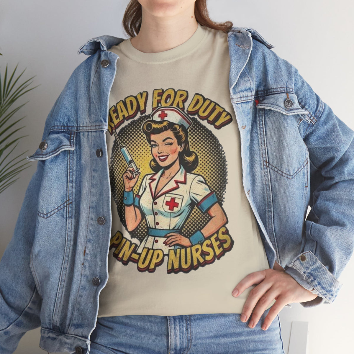 Camiseta de enfermera pin-up «Ready for Duty» | Ilustración retro de enfermera