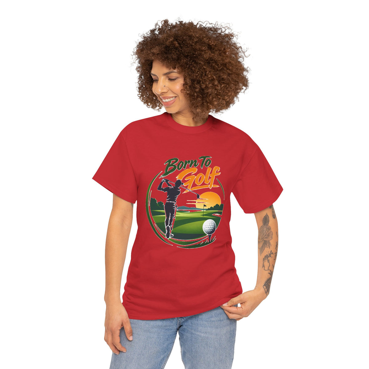 Camiseta Nacido para el golf | Silueta de golfista, escena de campo al atardecer