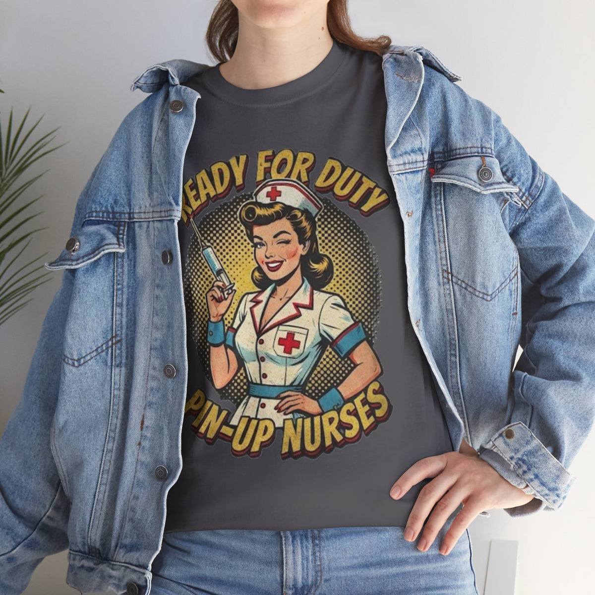 Camiseta de enfermera pin-up «Ready for Duty» | Ilustración retro de enfermera