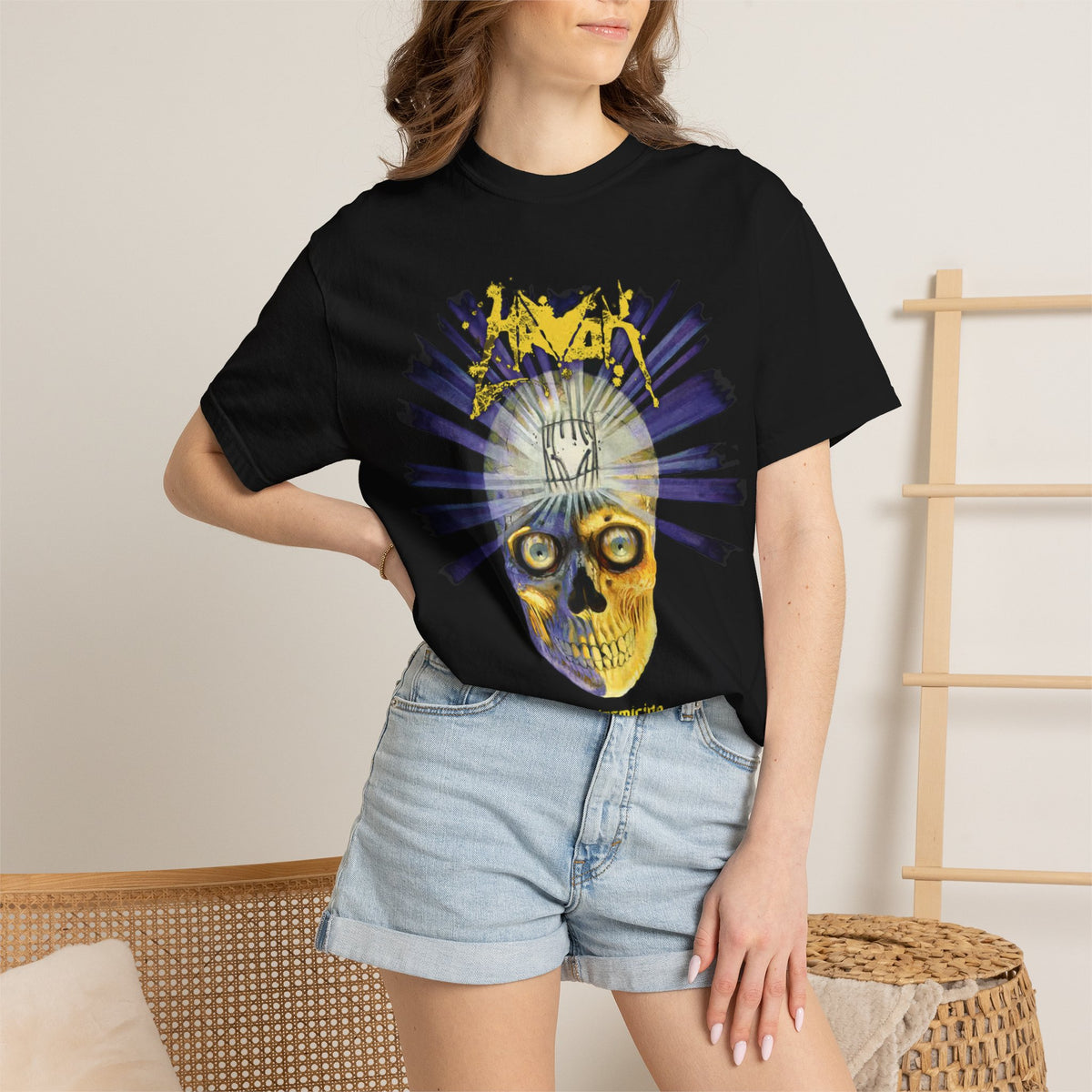 Camiseta Havok Conformicide Skull Sunburst Graphic | Arte de banda de thrash metal amarillo y azul