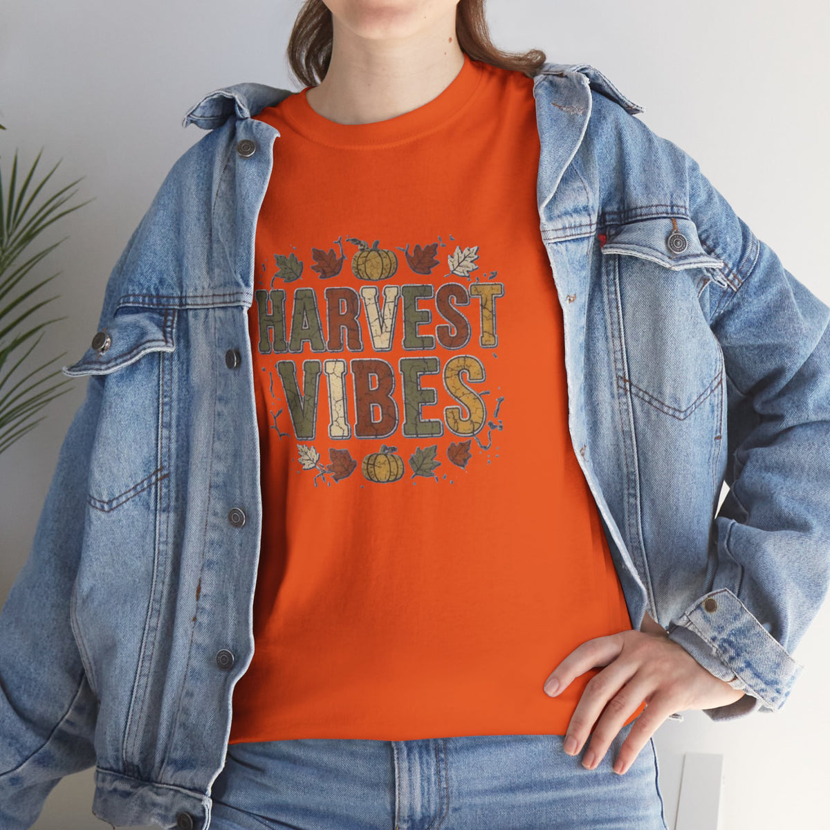T-shirt "Harvest Vibes" | Haut à typographie automnale avec citrouilles et feuilles d'automne