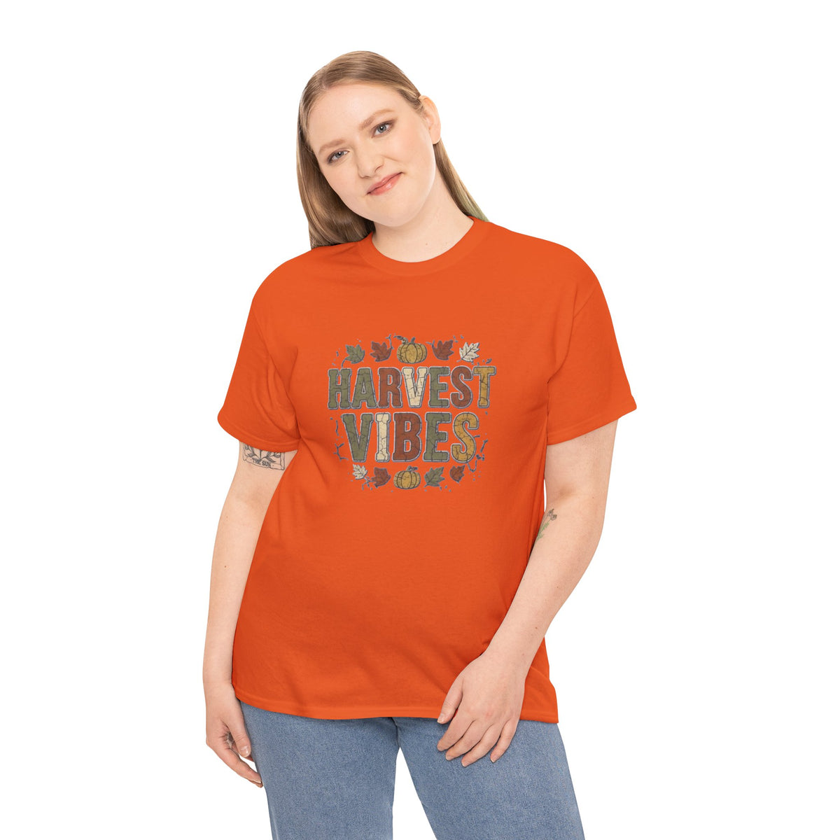 T-shirt "Harvest Vibes" | Haut à typographie automnale avec citrouilles et feuilles d'automne