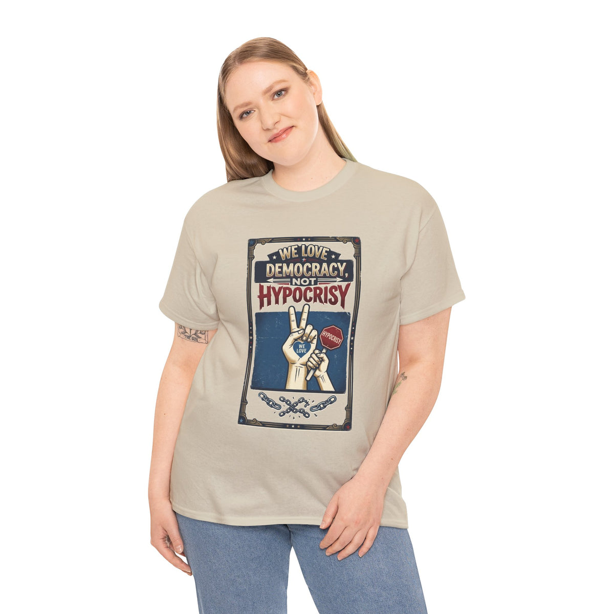 T-shirt « Nous aimons la démocratie, pas l'hypocrisie » / Design graphique / Propagande politique
