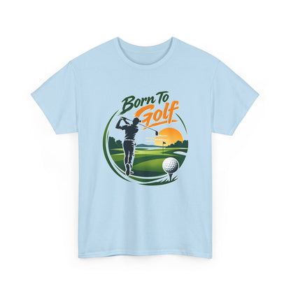 Camiseta Nacido para el golf | Silueta de golfista, escena de campo al atardecer