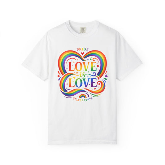 Camiseta con corazón del Orgullo "Love is Love" | Celebración del arcoíris