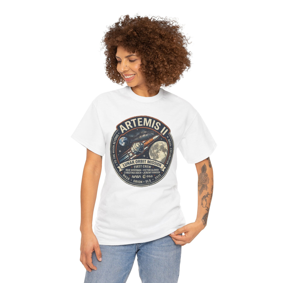 T-shirt de la mission Artemis II en orbite lunaire | Motif écusson fusée lunaire