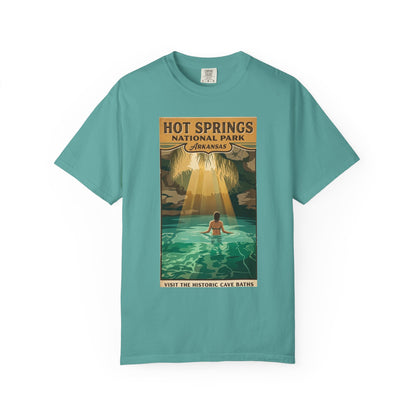 Camiseta con la escena de las termas del Parque Nacional de Hot Springs | Póster retro de viaje
