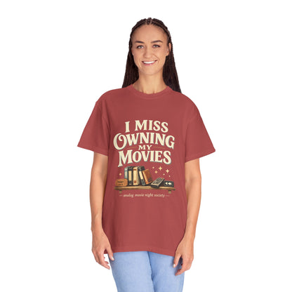 Camiseta "I Miss Owning My Movies", Camiseta vintage de noche de cine, Regalo para amantes de VHS y DVD, Camiseta para coleccionistas de cine, Camiseta de la sociedad de noche de cine analógico
