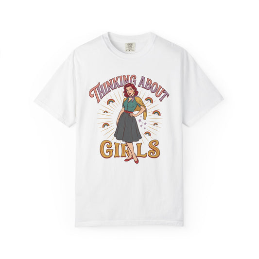 Camiseta estilo pin-up con diseño de orgullo LGBTQ "Thinking About Girls" | Camiseta con ilustración retro