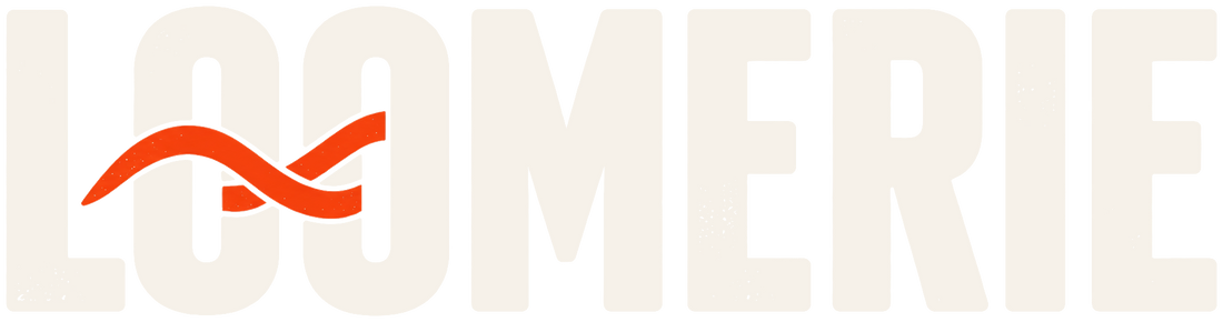 Loomerie logo (light, for dark backgrounds)